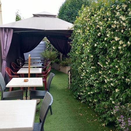 Hotel Restaurant O Regal Villeneuve-sur-Lot Exteriör bild